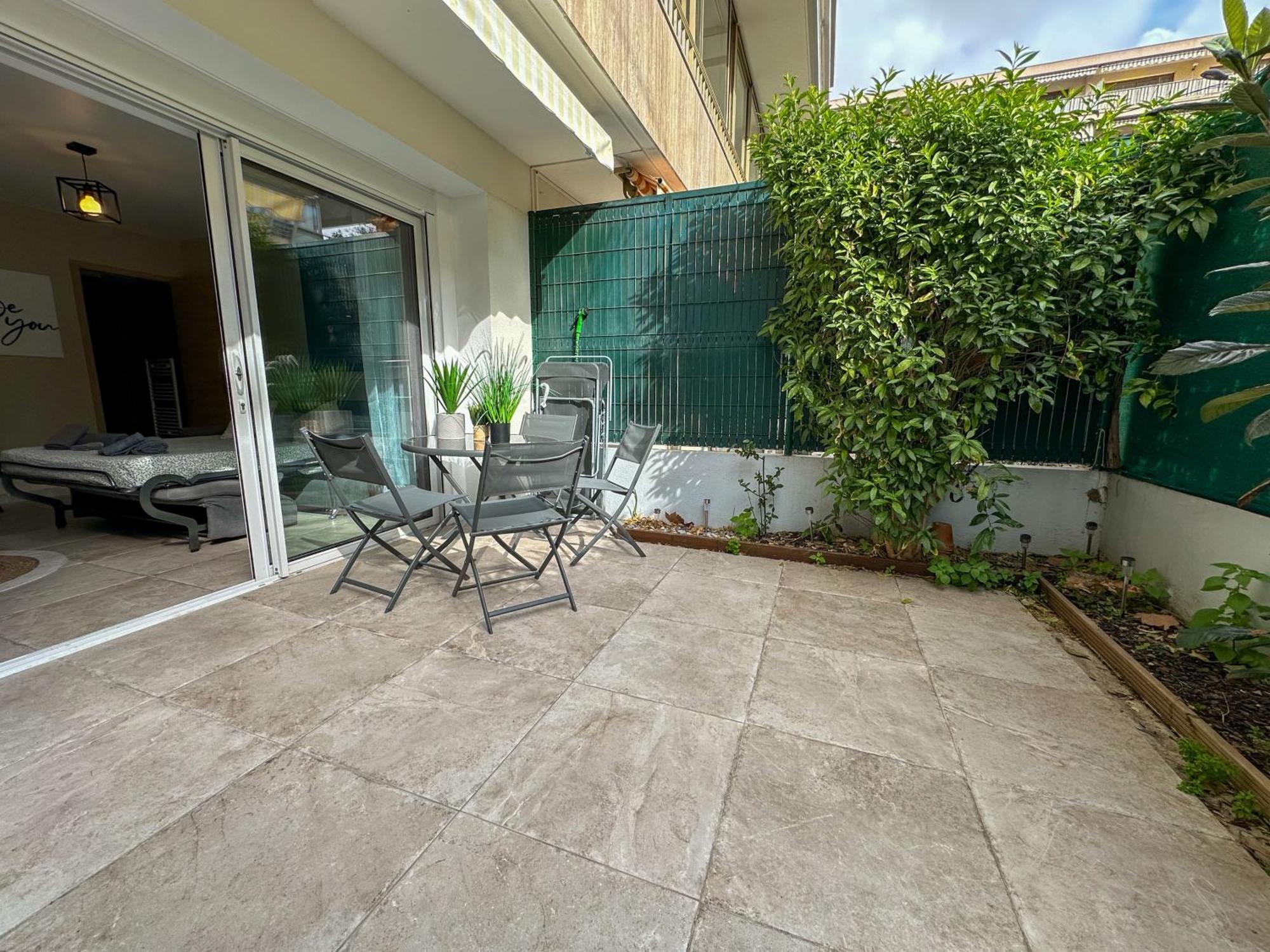 Cosy Madrid, Appartement Proche De La Mer Cannes Luaran gambar