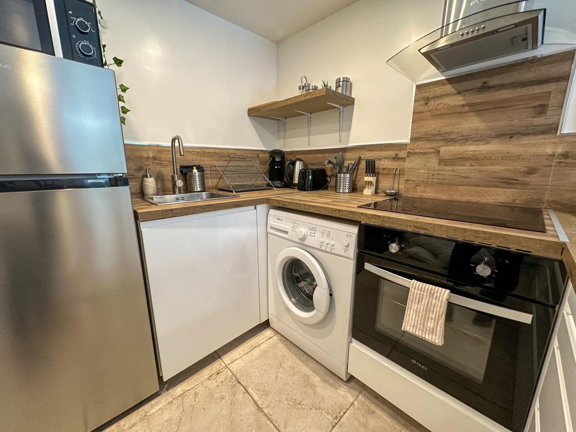 Cosy Madrid, Appartement Proche De La Mer Cannes Luaran gambar