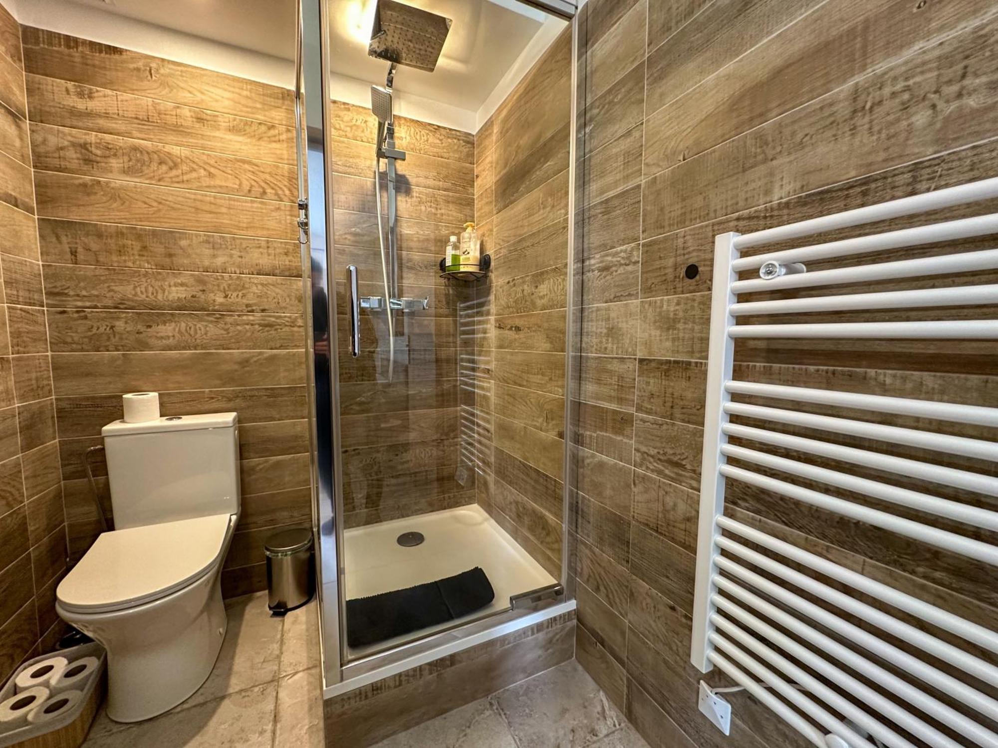 Cosy Madrid, Appartement Proche De La Mer Cannes Luaran gambar