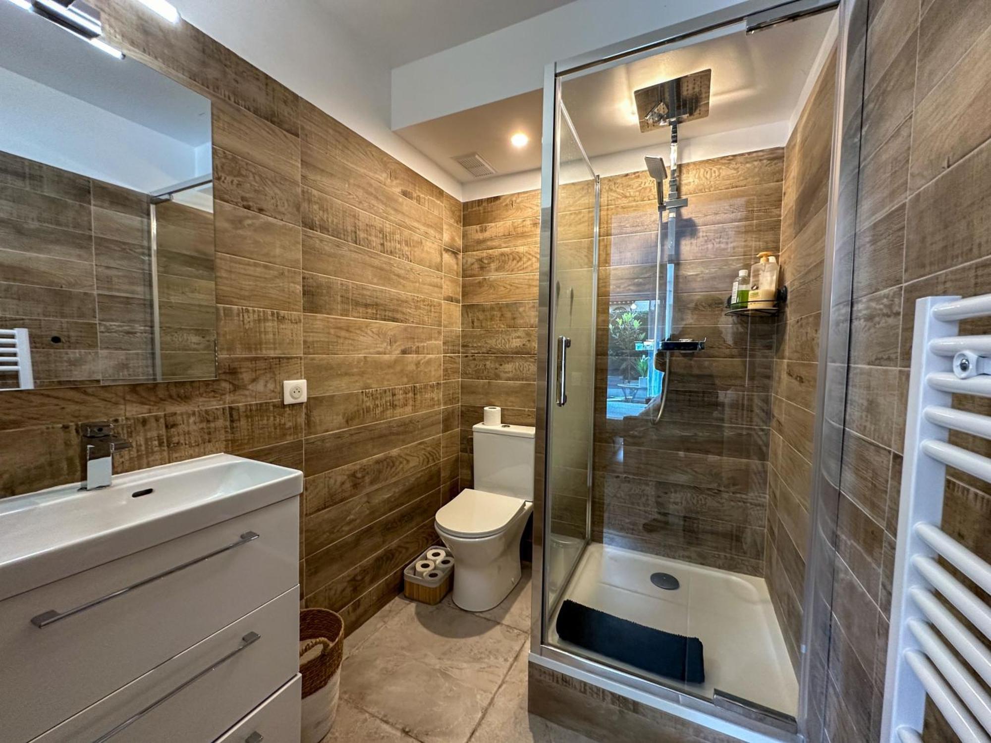 Cosy Madrid, Appartement Proche De La Mer Cannes Luaran gambar